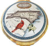 State: N. Carolina (33/6574) 2" diameter. All sides decorated w/Script. Inside Lid: "Esse Quam Videri - To Be Rather Than To Seem" Indise base: N. Carolina Flag painting. LE1000 w/Certificate of Authenticity.